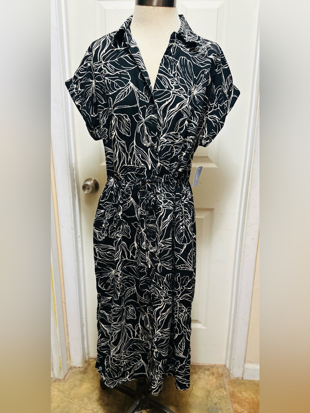 Jewel Badgley Mischka Black White Floral Dress Size Large NWT #619
